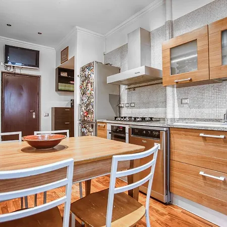 Apartment Altido Lovely Flat With Balcony Mailand